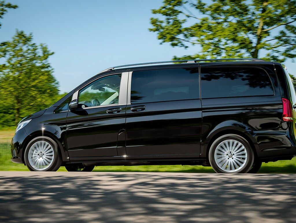 Аренда минивэна с водителем: когда это выгоднее, чем самостоятельная поездка Аренда минивэна с водителем: когда это выгоднее, чем самостоятельная поездка