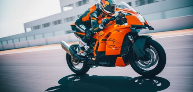 В феврале КТМ АВТОДОМ ожидает новейшие модели KTM 990 DUKE R и KTM 990 RC R