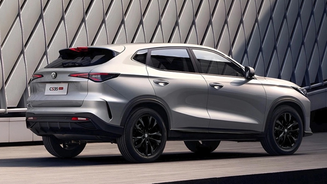 Третье поколение кроссовера Changan CS35 MAX начали продавать в России Changan CS35 MAX вид сзади