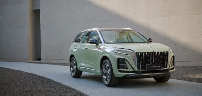 HONGQI становится флагманом премиального сегмента – продажи бренда, представленного в ГК АВТОДОМ, выросли на 35%