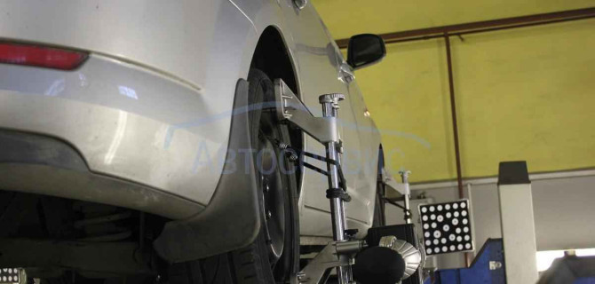 Сход-развал Ford в автотехцентре