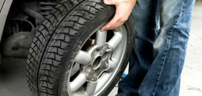 Замена колеса на автомобиле: когда необходима и как её провести