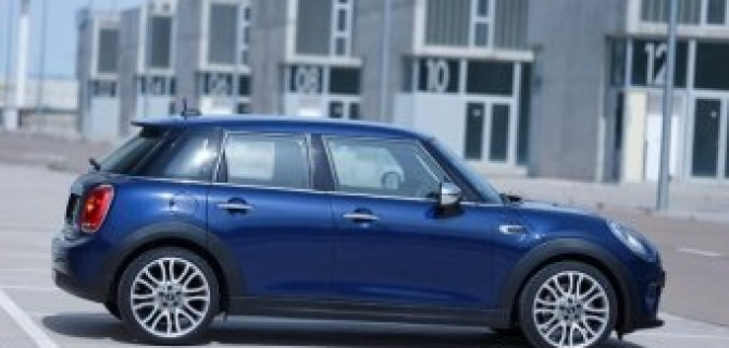 Пятидверный хэтчбэк от Мини получил имя Mini Hardtop 4-door