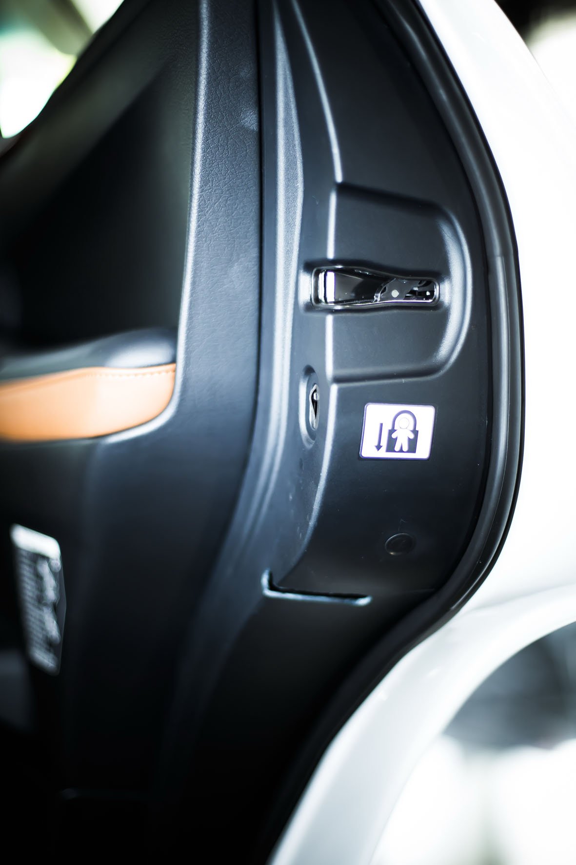 Компания Slamstop, разработчик и производитель универсальных доводчиков автомобильных дверей, объявляет о старте продаж в России SlamStop_start_of_sales_2.jpg