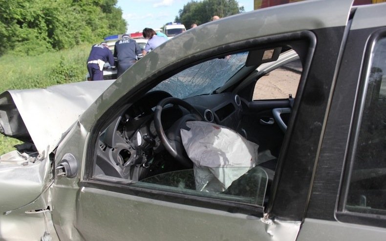 Трое пострадавших включая полицейского - результат аварии на трассе Тула-Новомосковск. ДТП на трассе Тула-Новомосковск