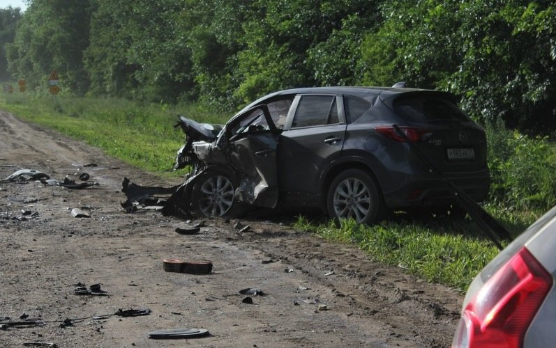 Трое пострадавших включая полицейского - результат аварии на трассе Тула-Новомосковск. ДТП на трассе Тула-Новомосковск