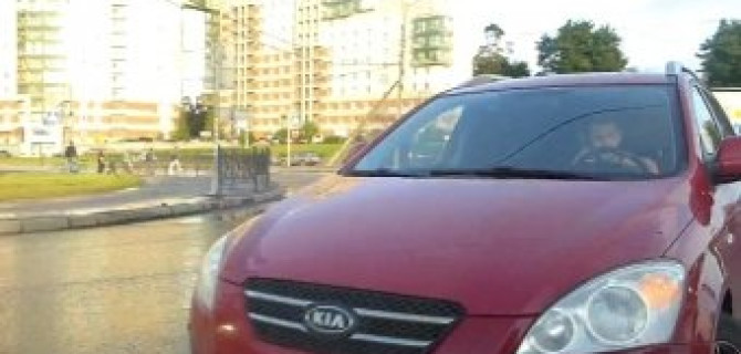 Очередная авария на Поклонной горе - столкновение двух легковых автомобилей