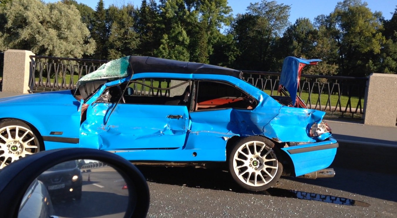 Страшное ДТП с автомобилем BMW 3 COUPE на Савушкина ДТП на Приморском проспекте с BMW 3 COUPE