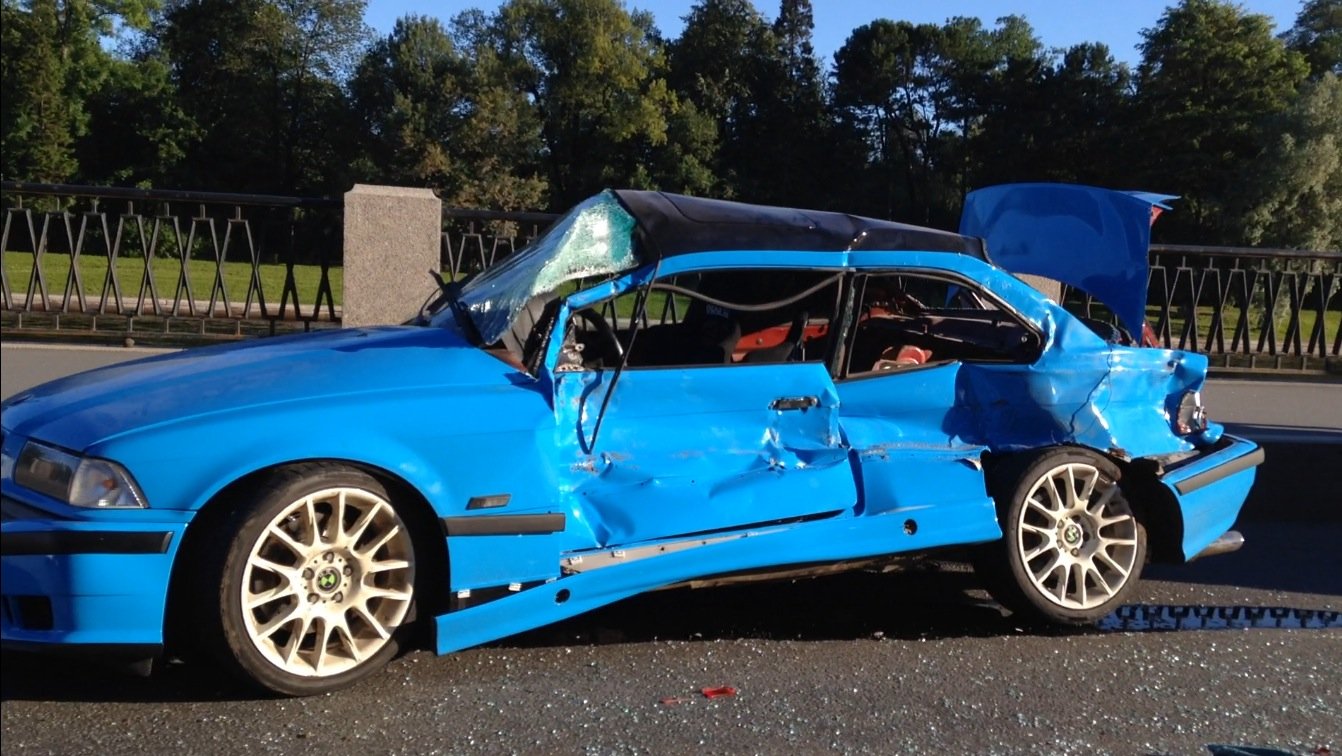 Страшное ДТП с автомобилем BMW 3 COUPE на Савушкина ДТП на Приморском проспекте с BMW 3 COUPE