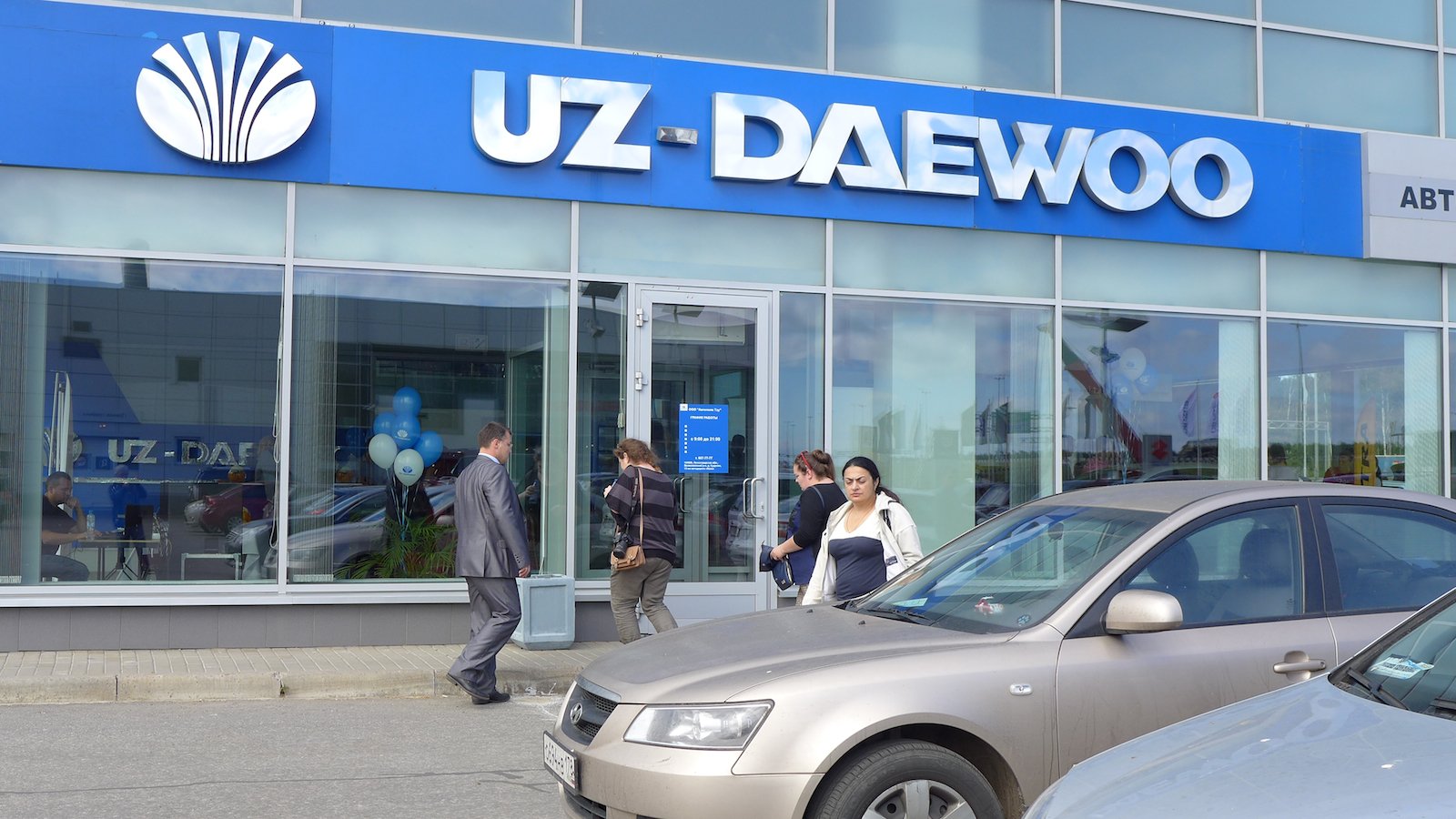 В автомобильном кластере АВТОПОЛЕ открылся новый дилерский центр UZ DAEWOO P1430447.jpeg