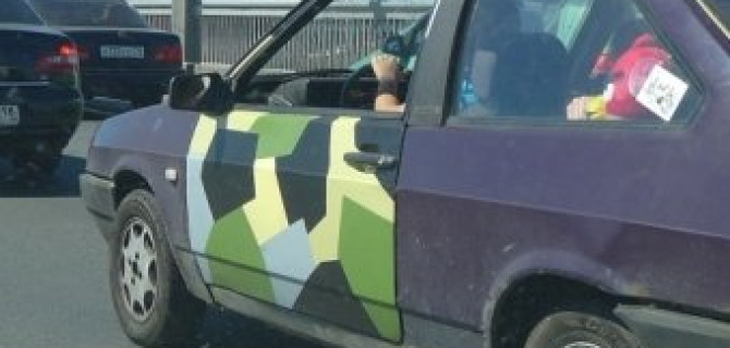 Любопытный пример автовиниловой графики - автомобиль ВАЗ ЛАДА 