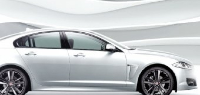 Jaguar XF для избранных: белоснежная коллекция