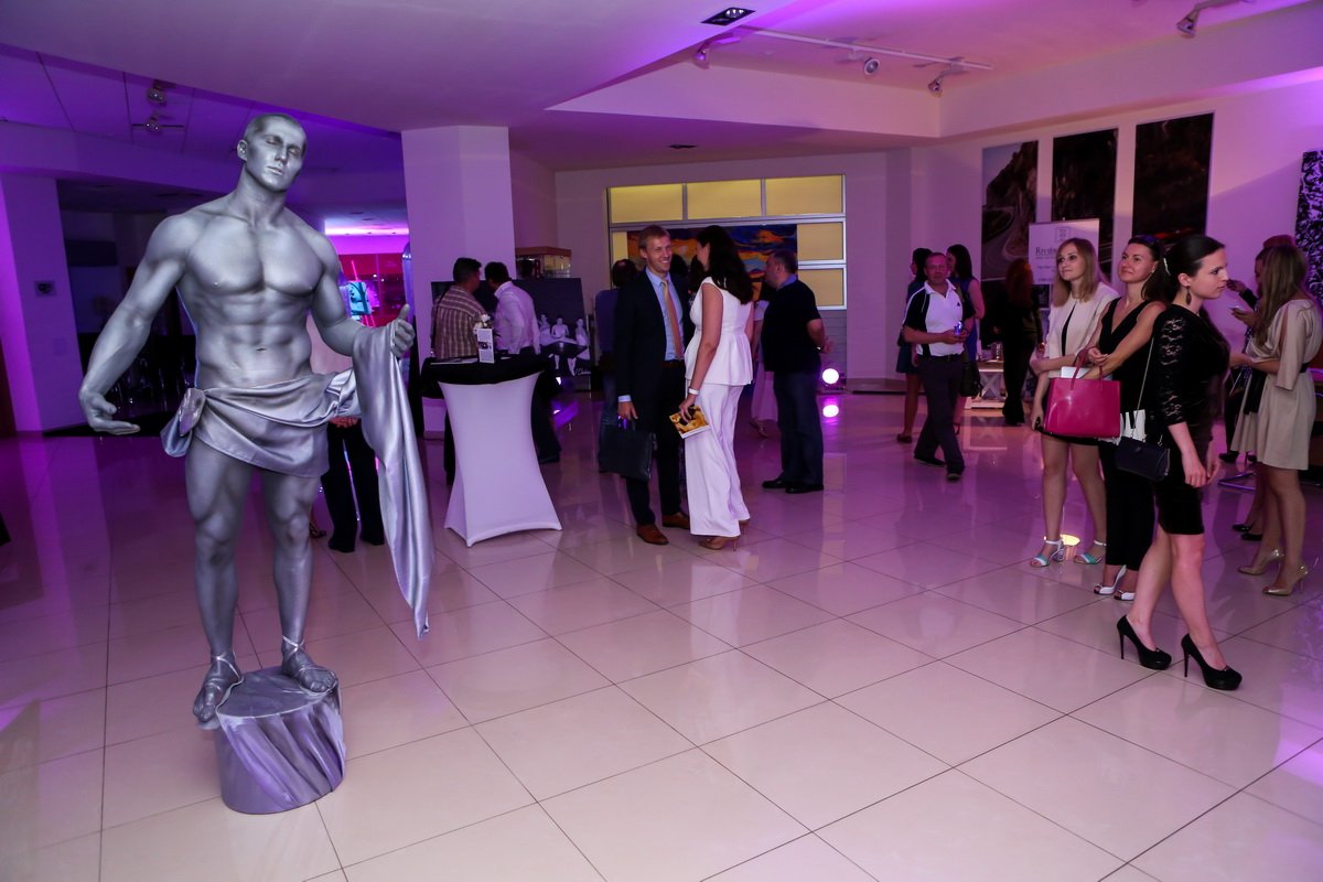 Искусство открытий в АРТЕКС - компания АРТЕКС представила обновленный дилерский центр Jaguar Land Rover на 60 км МКАД post-release_60km_6.jpg