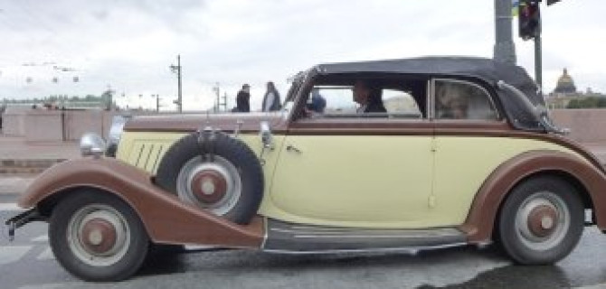 Ретро автомобили в Петербурге - старинный Ролс-Ройс Кабриолет