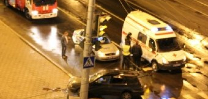 Попытка "успеть проскочить" в Новокузнецке на этот раз была без пострадавших