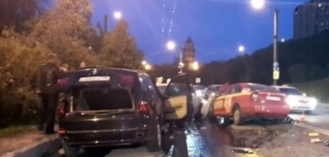 Массовая ночная авария в Мурманске - один человек погиб