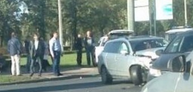 Крупное ДТП на перекрестке проспектов Пискаревского и Блюхера