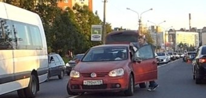 ДТП с тремя легковыми автомобилями на Планерной улице