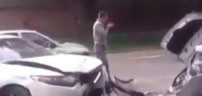 Военная машина "Тигр" с пьяными военнослужащими совершила наезд на несколько автомобилей