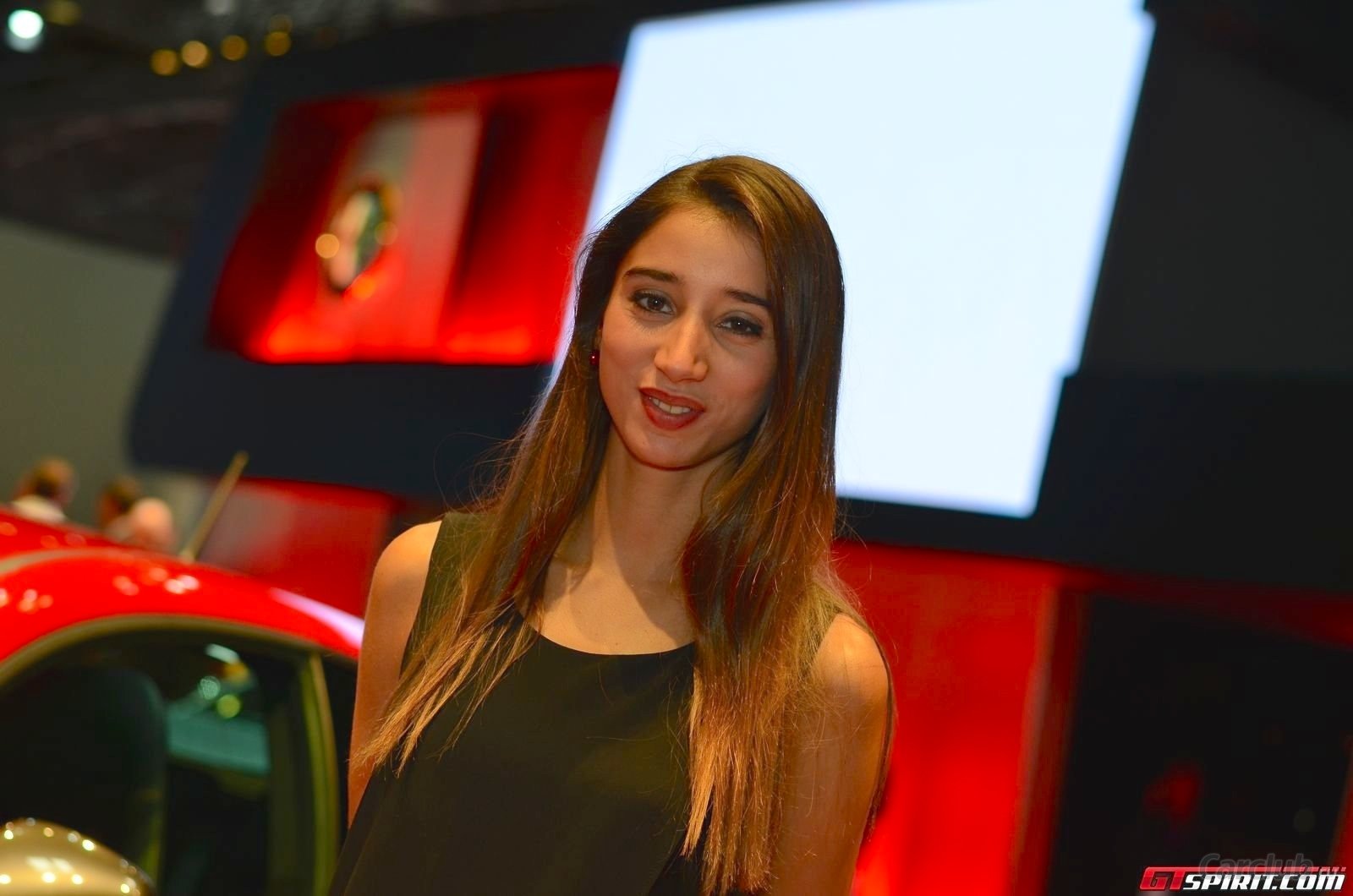 Милые французские девушки-хостесс Парижского автосалона осень 2014 года 0023-devushki_parizhskogo_avtosalona_2014_12.jpg