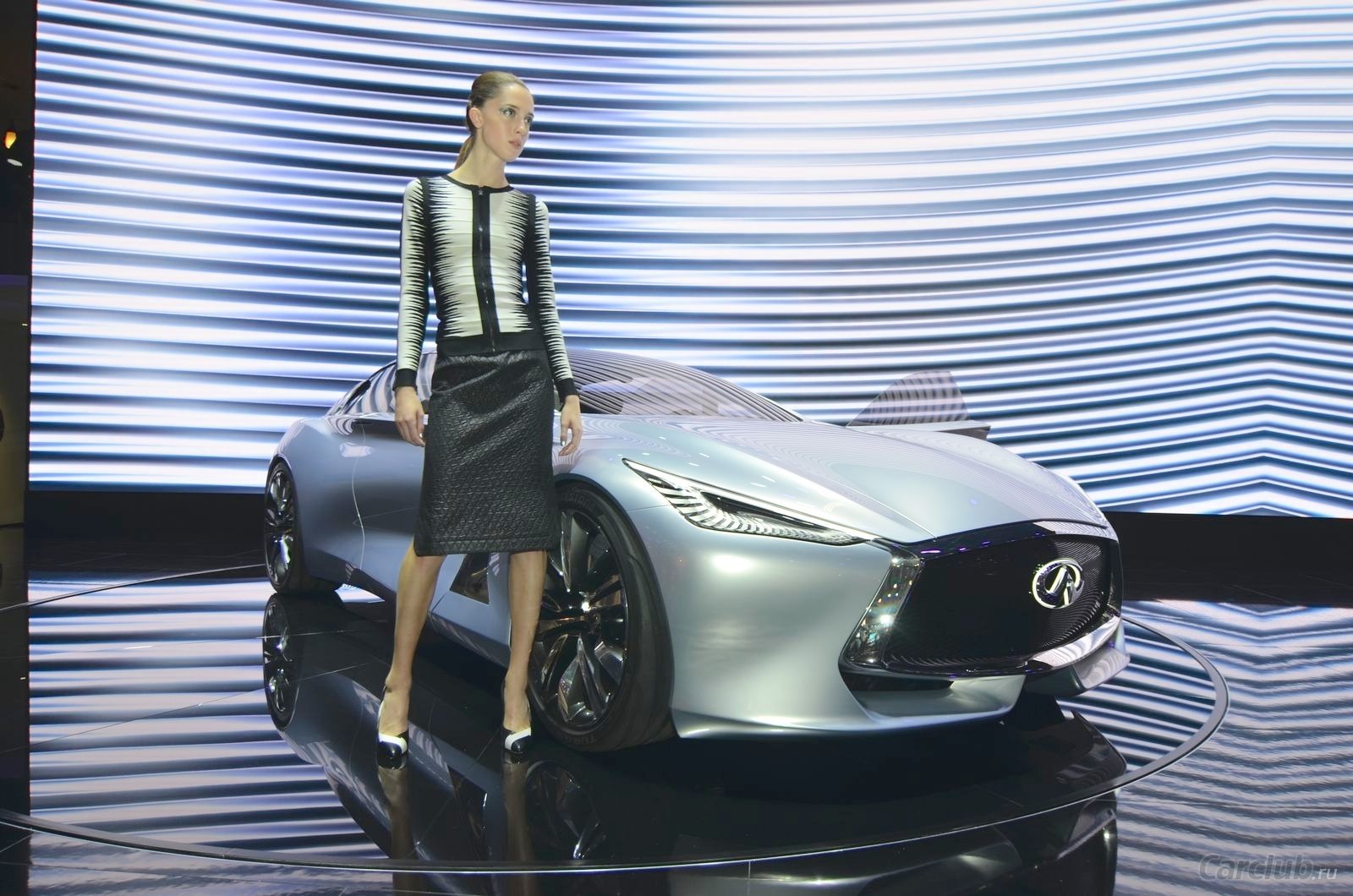 Милые французские девушки-хостесс Парижского автосалона осень 2014 года 0017-devushki_parizhskogo_avtosalona_2014_9.jpg