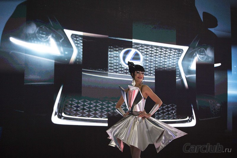 Милые французские девушки-хостесс Парижского автосалона осень 2014 года 0003-devushki_parizhskogo_avtosalona_2014_2.jpg