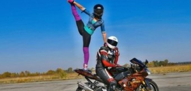 Акробатика на спортивном мотоцикле - черниговские байкеры в действии