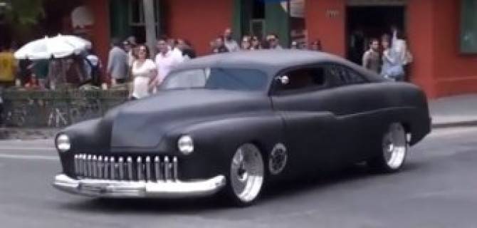 Тараканообразный монстр на пневматической подвеске - шедевры мирового автопрома!