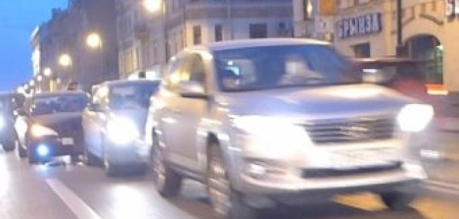 "Паровозик" из трех легковушек на Каменноостровском проспекте