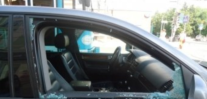 Хищение из салона автомобиля