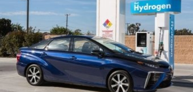 Водородный двигатель: Toyota стартовала