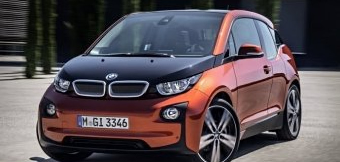 BMW: самостоятельная парковка автомобиля