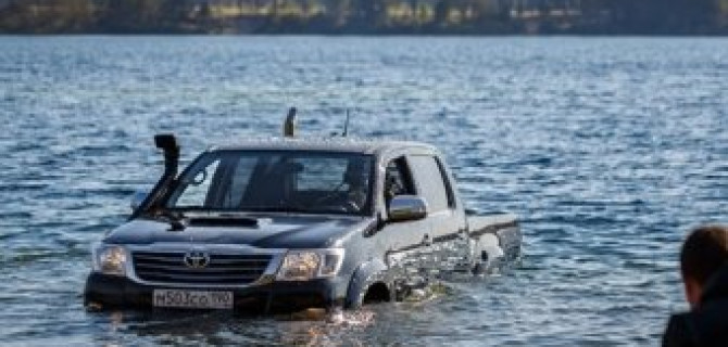 В рамках проекта «12 подвигов Hilux» бренд Toyota подверг свой пикап глубокой заморозке. 