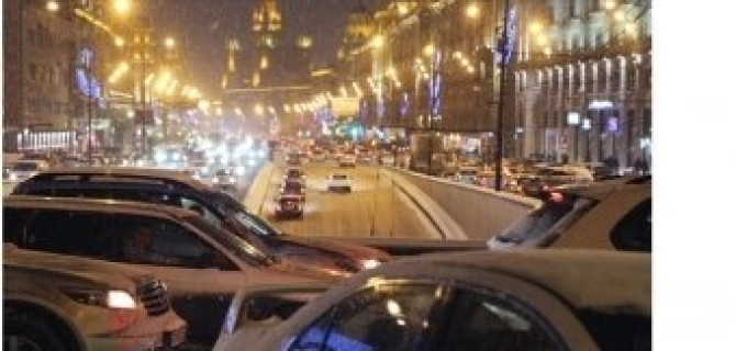 Москва стоит в пробках