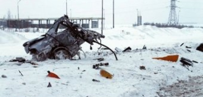 На трассе М7 в Татарстане на части разорвало "Хонду"