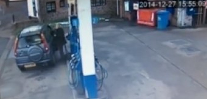 Блондинка за рулем: вариации на тему