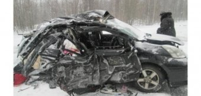 Под Новосибирском грузовик разбил «Меседес»