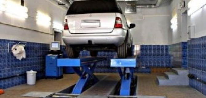 Где же ремонтироваться? У дилера или в частном сервисе? 