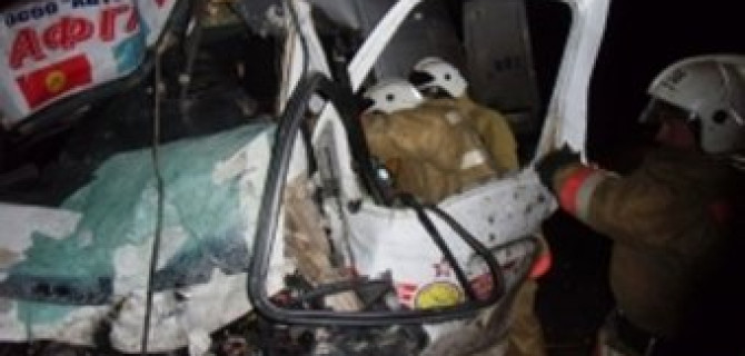 В Башкирии микроавтобус столкнулся с фурой