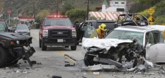 В жестком ДТП в США с участием олимпийца Брюса Дженнера пятеро пострадали, один человек погиб.