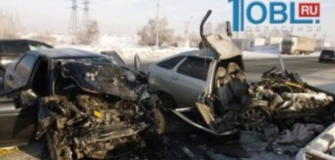 Два «ВАЗа» столкнулись в Челябинске: погибли два человека