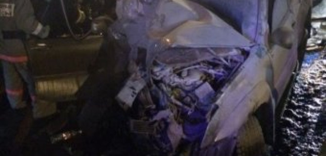 Джип врезался в автобус в Петербурге: один пассажир погиб