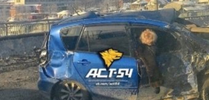 Новосибирск: женщина погибла после страшной аварии