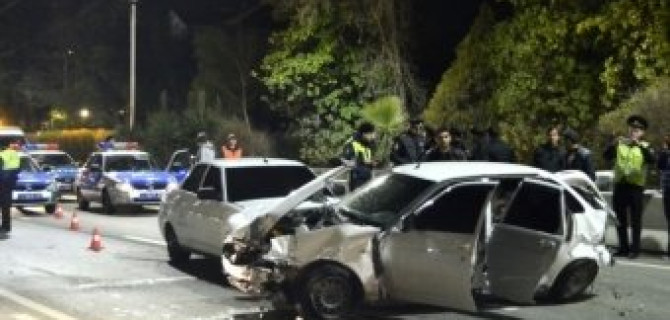 В курортном Сочи две "Лады" разбились неподалеку от пансионата "Южный" в Адлере