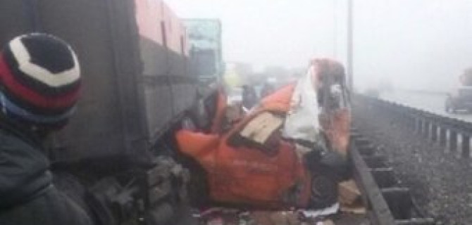 27 машин столкнулись на Киевском шоссе в Петербурге