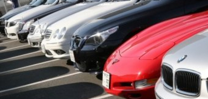 Спрос падает - автоконцерны снижают цены