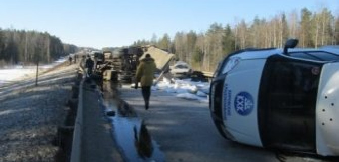 Серьезная авария на путепроводе около Кирово-Чепецка