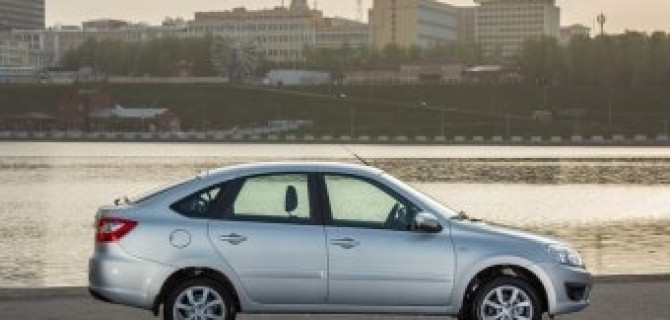 Определена стартовая цена на Lada Granta лифтбек с "роботом" 