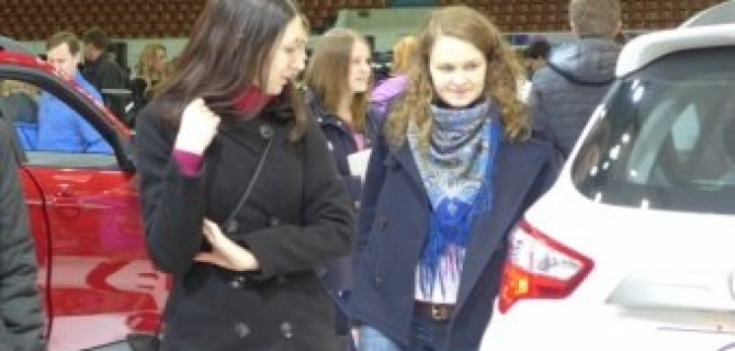 Весенняя выставка "Мир Автомобиля 2015" собрала огромное количество посетителей