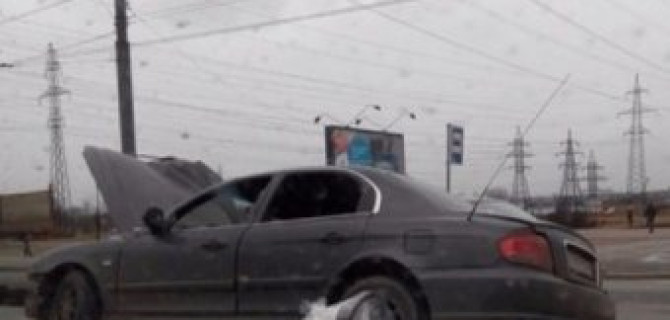 Две иномарки столкнулись в Красногвардейском районе Петербурга